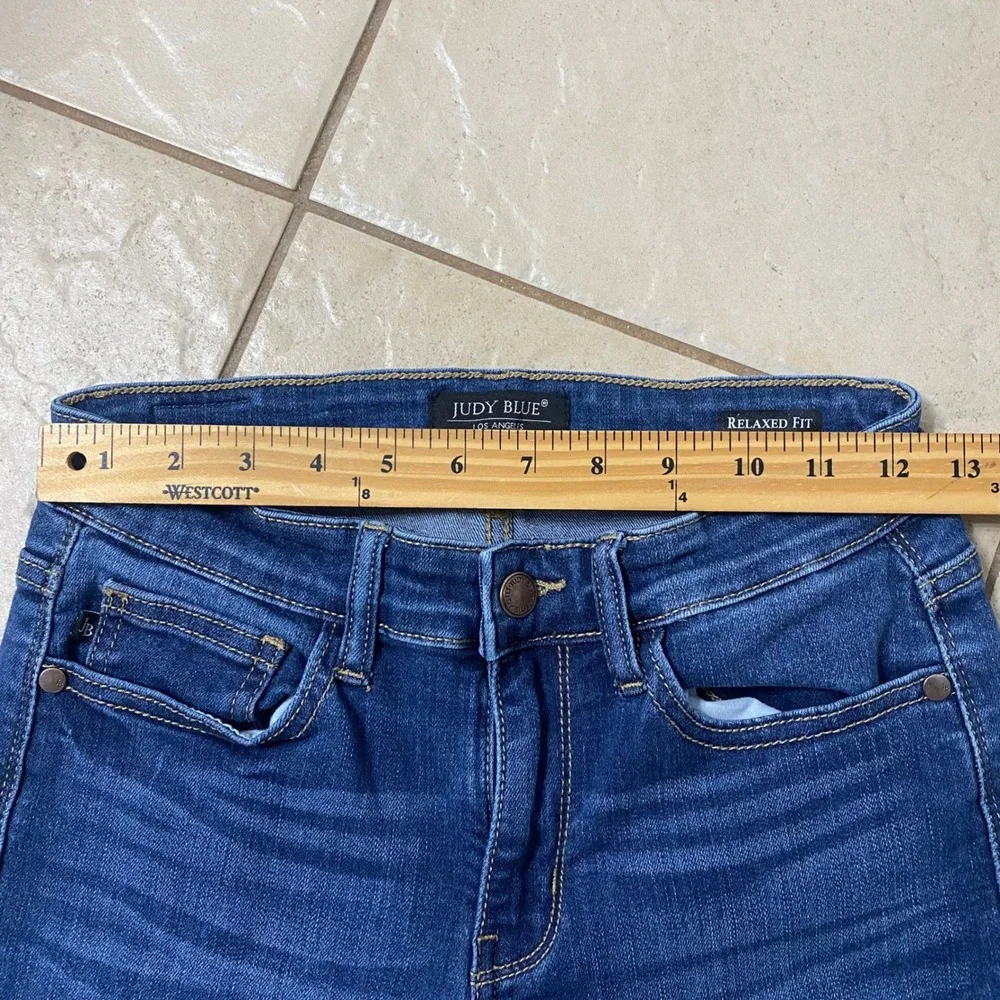 Judy Blue Relaxed Fit High Waist Skinny Jeans Medium Wash Distressed RawHem 3/26